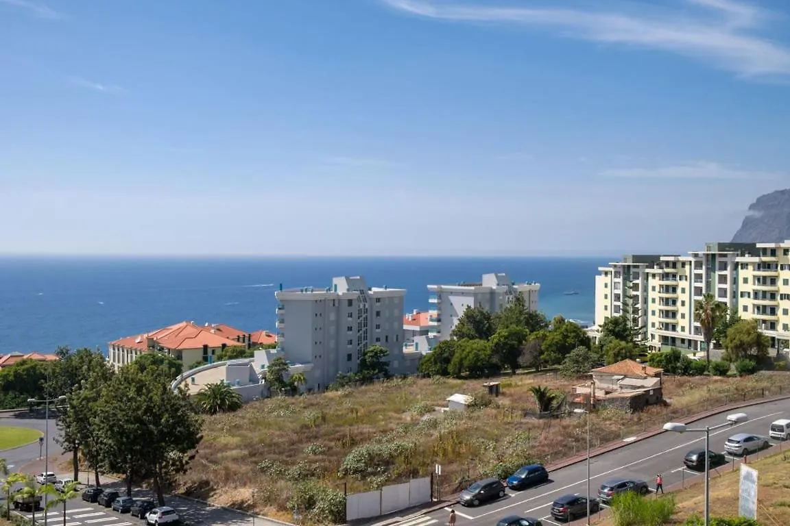 Guestready - Scenic Retreat With Seaview Apartment Funchal  Portugal
